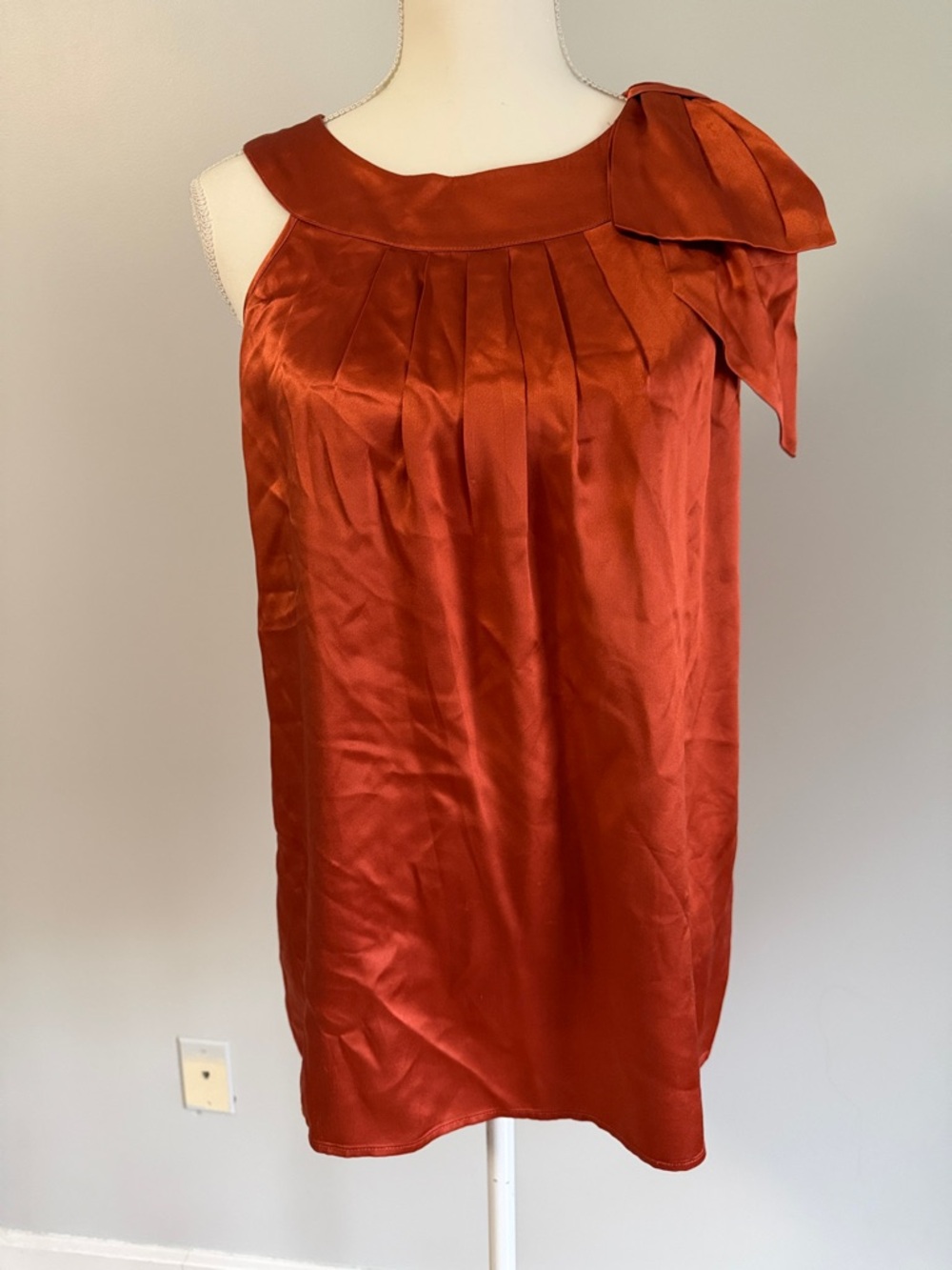 Nu Collective Rust Satin top with Bow Accent - Large